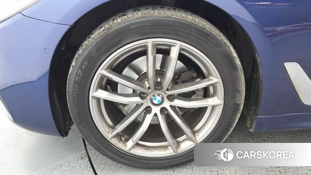 BMW 5 Series (G30) id 4465557 из Кореи 28
