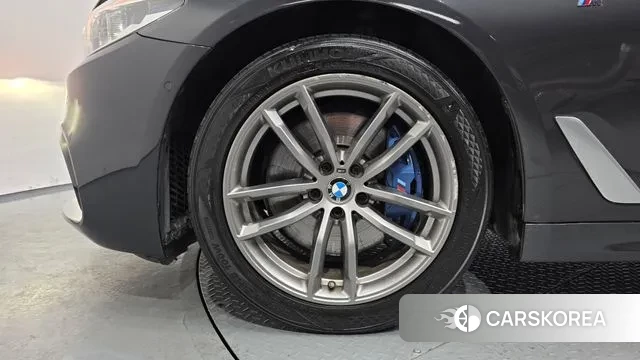 BMW 5 Series (G30) id 3703919 из Кореи 15