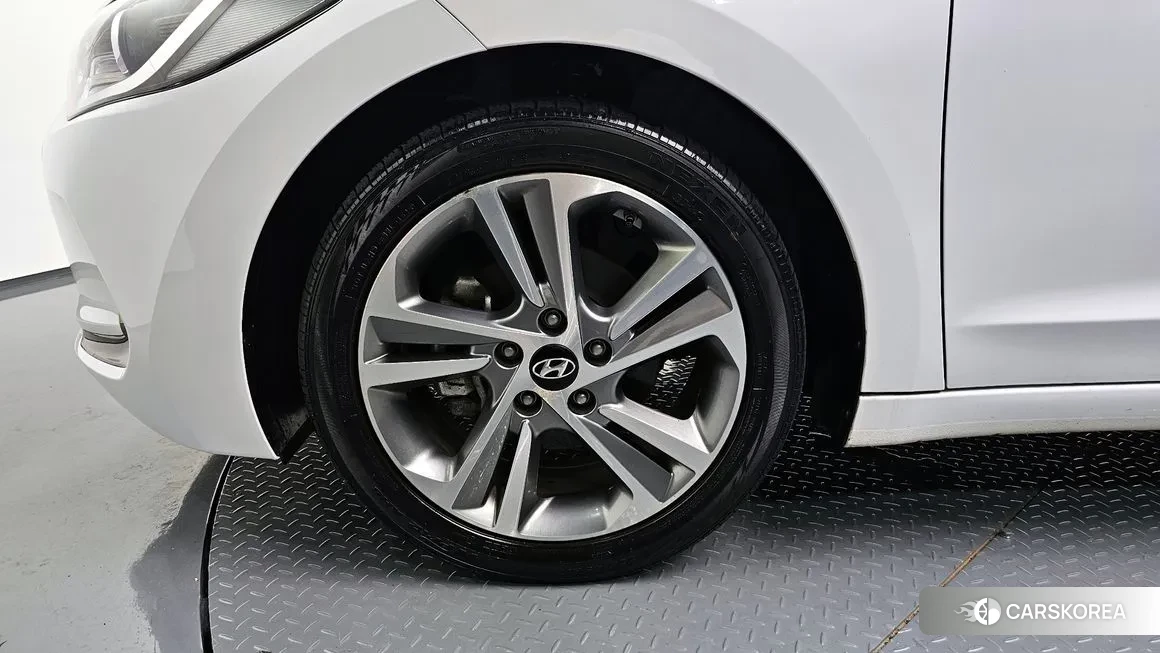 Hyundai Avante AD id 1716959 из Кореи 15