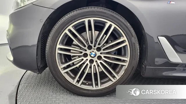 BMW 5 Series (G30) id 3552175 из Кореи 15