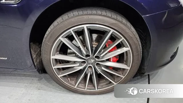 Maserati Quattroporte id 2976835 из Кореи 15