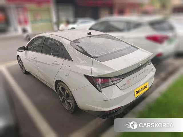 Hyundai Elantra 2023 Белый из Китая, фото 5