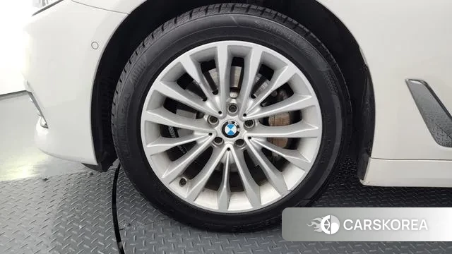 BMW 5 Series (G30) id 3737028 из Кореи 15