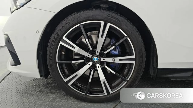 BMW 5 Series (G60) id 4607456 из Кореи 29
