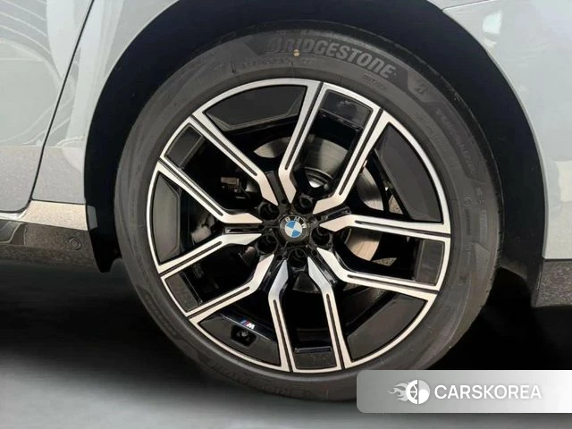 BMW 7 Series (G70) id 3864582 из Кореи 13