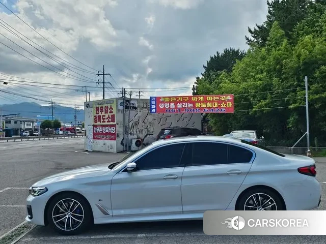 BMW 5 Series (G30) id 2889266 из Кореи 9