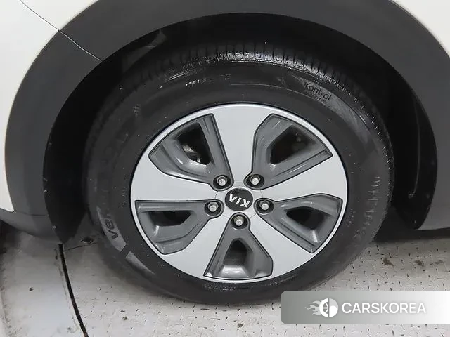 Kia Niro id 3647237 из Кореи 15