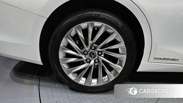 Lexus ES300h 7th generation id 3892490 из Кореи 15