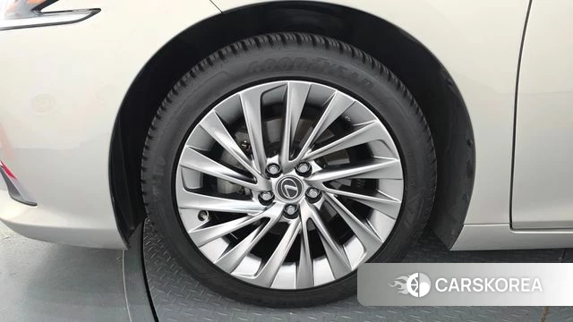 Lexus ES300h 7th generation id 4525591 из Кореи 30