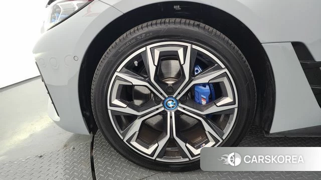 BMW i4 id 4308719 из Кореи 30