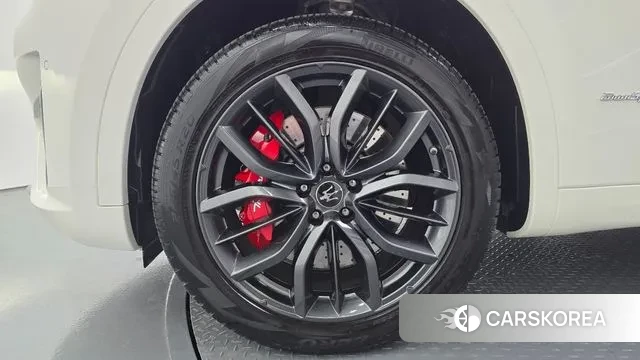 Maserati Levante id 3317925 из Кореи 15