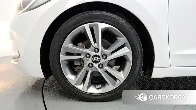 Hyundai Avante AD id 3386337 из Кореи 15