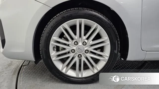 Kia The New Carens id 3672903 из Кореи 15