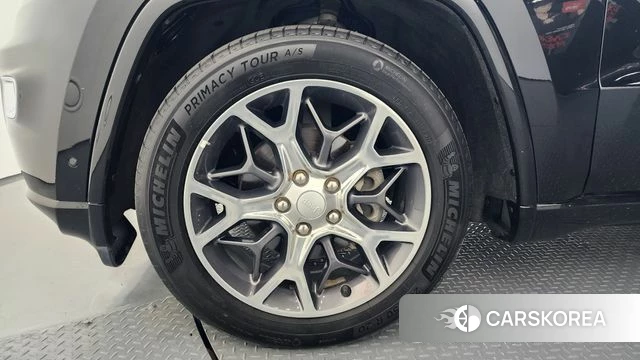 Jeep Grand Cherokee id 4203652 из Кореи 15