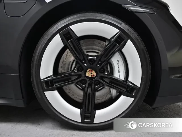 Porsche Taycan id 3609993 из Кореи 15