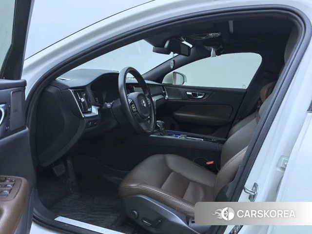Volvo S60 2021 Белый из Китая, фото 5