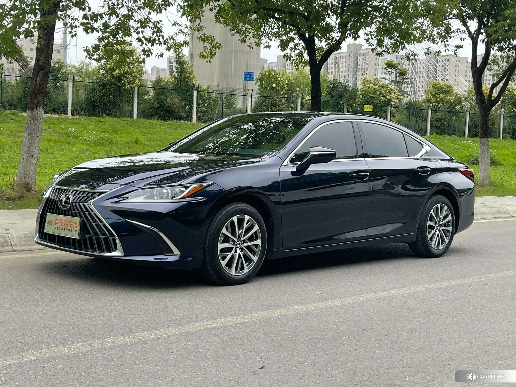 Lexus ES id 4453965 из Китая 15
