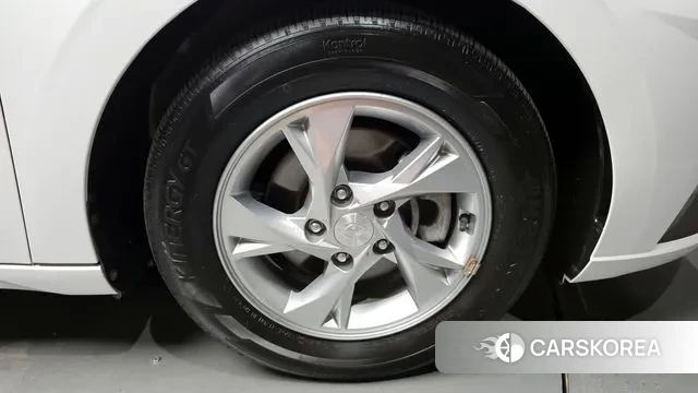 Hyundai Avante (CN7) id 2980934 из Кореи 15