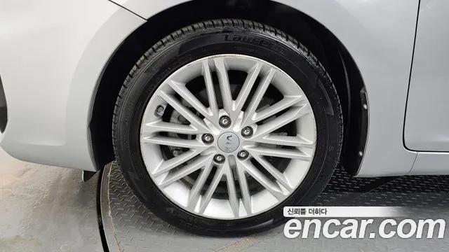 Kia The New Carens id 2870613 из Кореи 15