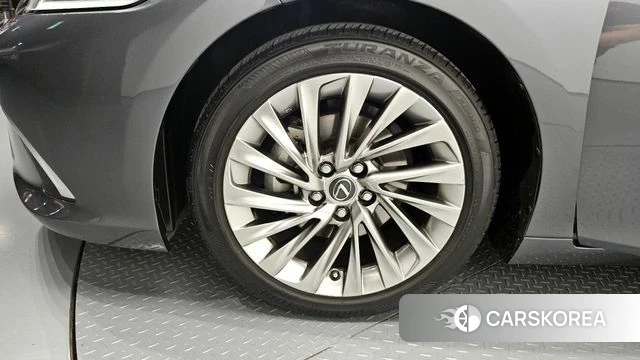 Lexus ES300h 7th generation id 4349715 из Кореи 28