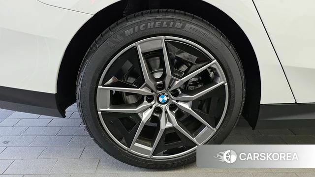 BMW 5 Series (G60) id 4387904 из Кореи 15