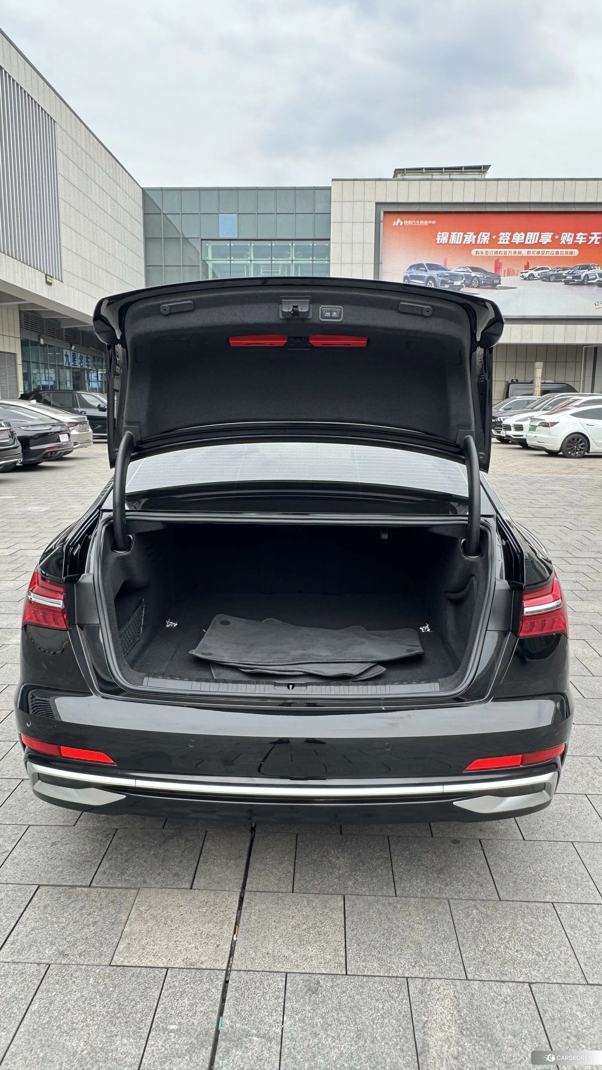 Audi A6L id 4441146 из Китая 15