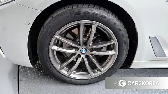 BMW 5 Series (G30) id 3773319 из Кореи 15