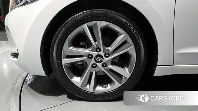 Hyundai Avante AD id 3801717 из Кореи 15