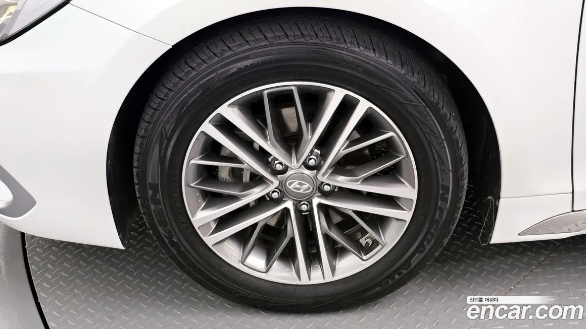 Hyundai Grandeur IG id 2117201 из Кореи 15