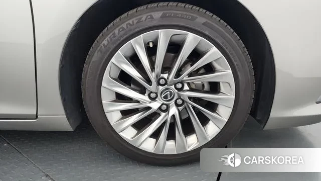 Lexus ES300h 7th generation id 3741228 из Кореи 15