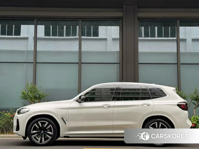 BMW iX3 2024 Белый из Китая, фото 5