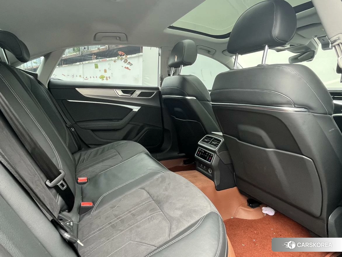 Audi A7L id 4479352 из Китая 12