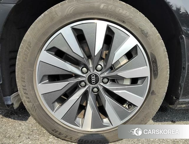 Audi A6L id 4348826 из Китая 10