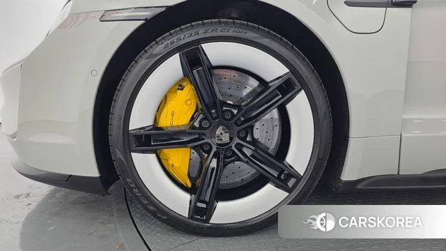 Porsche Taycan id 4280055 из Кореи 15