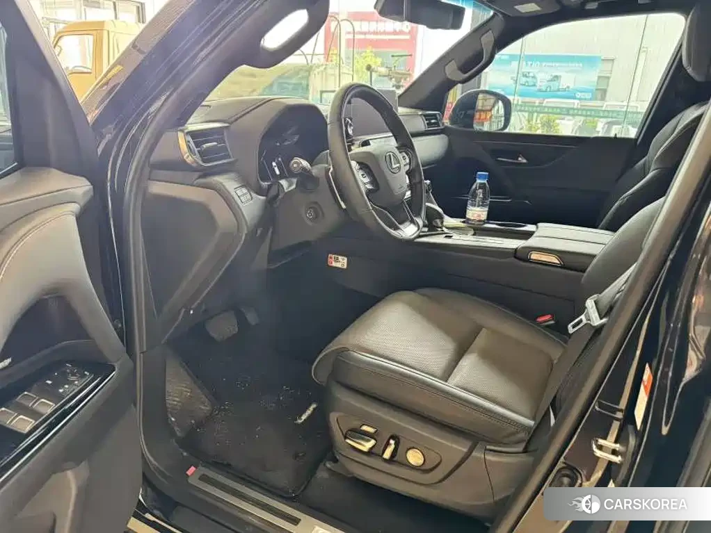 Lexus LX 2025 Черный из Китая, фото 5