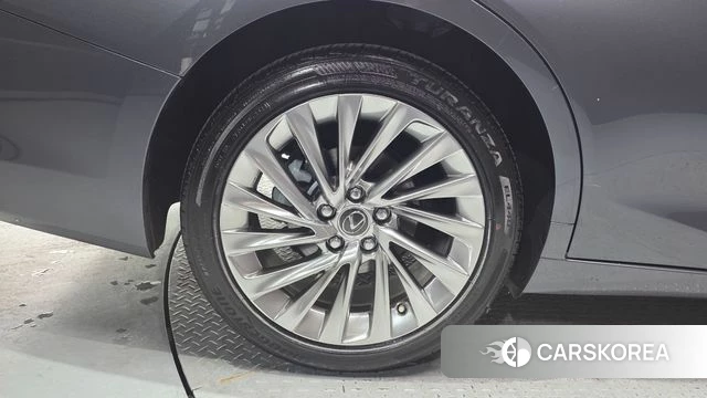 Lexus ES300h 7th generation id 4266447 из Кореи 31