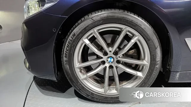 BMW 5 Series (G30) id 3562541 из Кореи 15