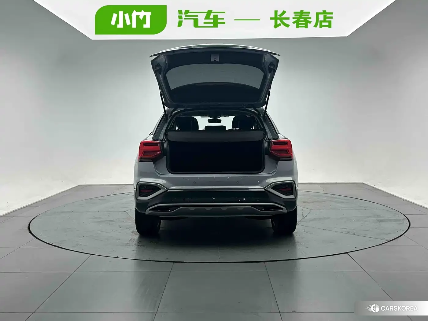 Audi Q2L id 4659823 из Китая 14