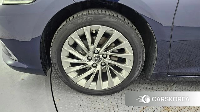 Lexus ES300h 7th generation id 4447578 из Кореи 29