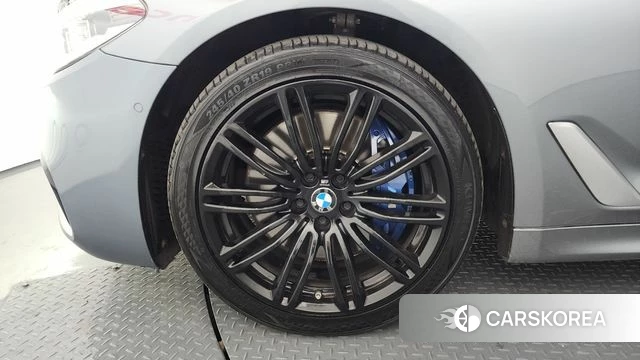 BMW 5 Series (G30) id 3925166 из Кореи 15