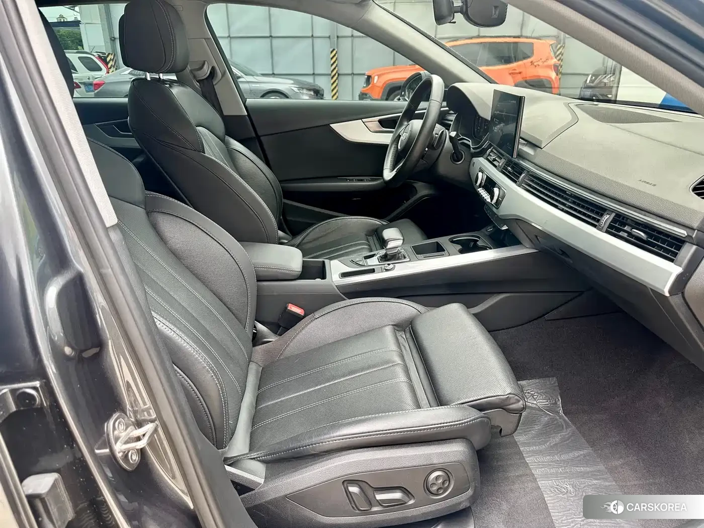 Audi A4L id 4548228 из Китая 14