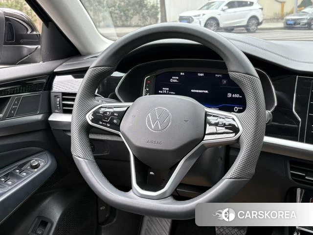 Volkswagen Passat id 4217375 из Китая 12