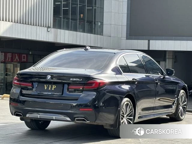 BMW 5 series 2023 Черный из Китая, фото 6