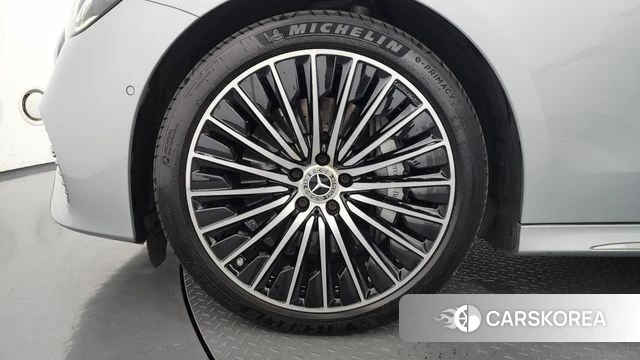 Mercedes-Benz E-Class W214 id 4792272 из Кореи 31