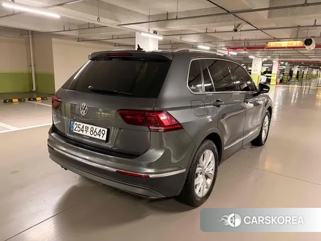 Volkswagen Tiguan second Generation 2020 Серый из Кореи, фото 5