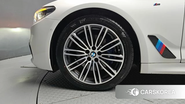 BMW 5 Series (G30) id 3911931 из Кореи 15