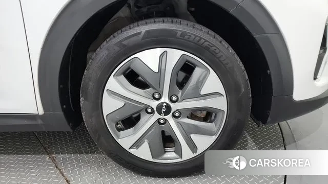 Kia Niro Plus id 2979641 из Кореи 15