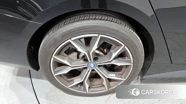 BMW i4 id 3467144 из Кореи 15