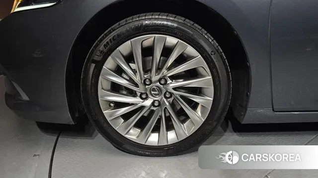 Lexus ES300h 7th generation id 3581165 из Кореи 15