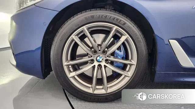 BMW 5 Series (G30) id 3357430 из Кореи 15